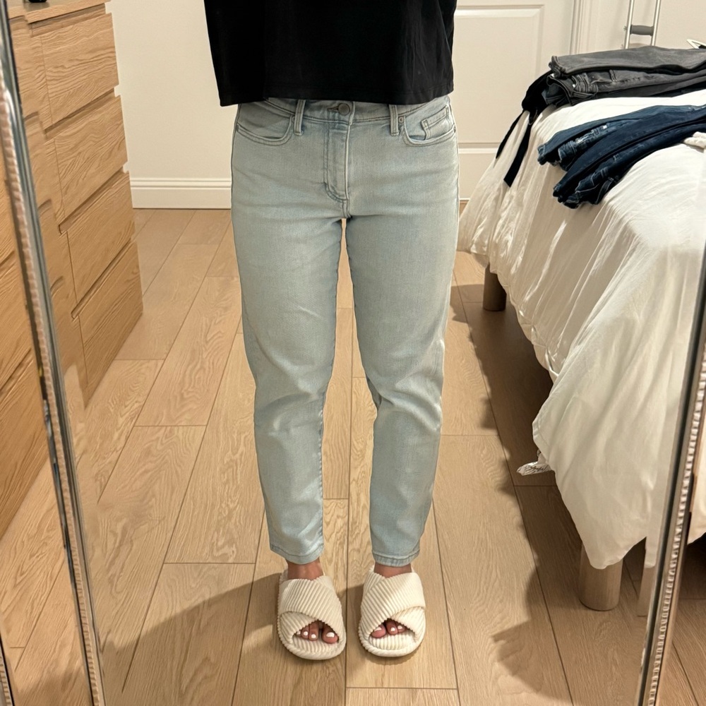 Banana Republic Women's Light Wash Straight Jeans